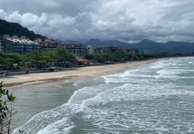 Corpo de homem é encontrado boiando na Praia Grande, em Ubatuba