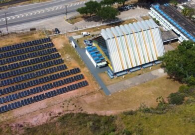 Prefeitura de Cruzeiro inaugura usina fotovoltaica em escola municipal