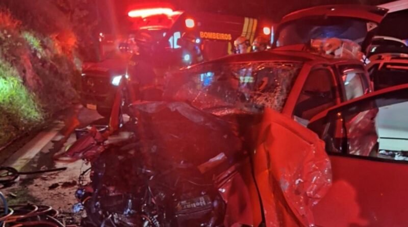 Acidente deixa dois mortos e nove feridos em Campos do Jordão
