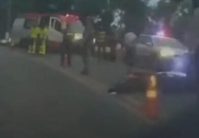 Motociclista morre em colisão com caminhão na SP-055, em Ubatuba