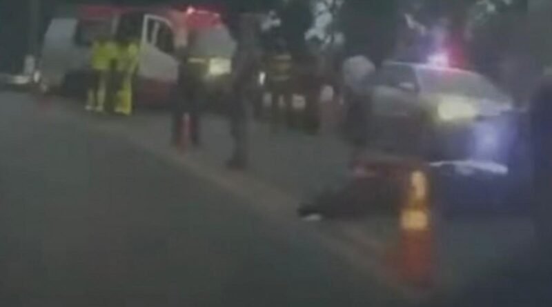 Motociclista morre em colisão com caminhão na SP-055, em Ubatuba