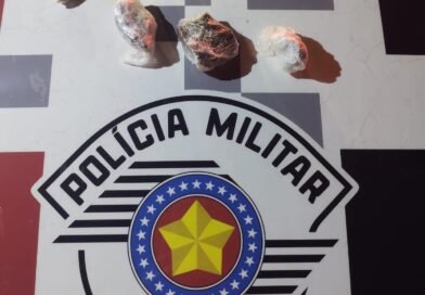 Homem é preso por tráfico de drogas no Centro de Queluz