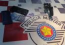 Dupla é presa com arma e drogas nos bairros Vila Loyelo e Expedicionário em Cruzeiro