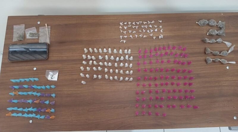 Homem é preso com drogas e veículo é apreendido no Parque Primavera, em Cachoeira Paulista