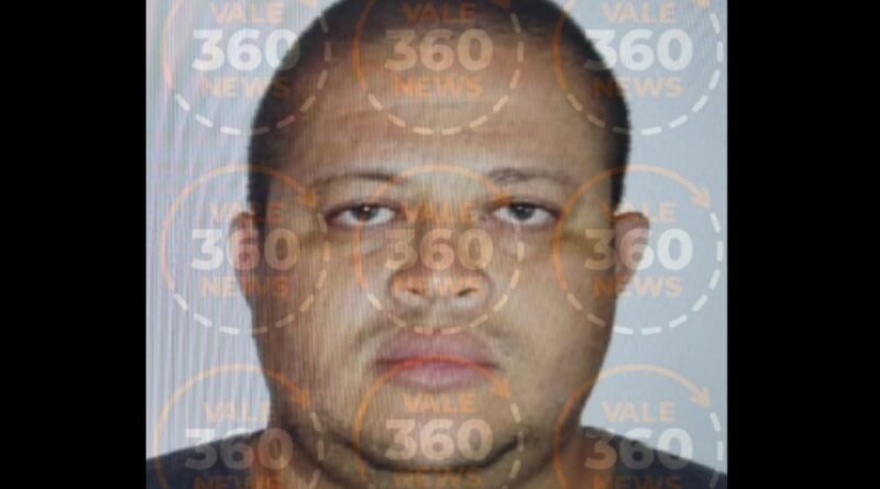 Homem encontrado em carro incendiado morre em São José dos Campos