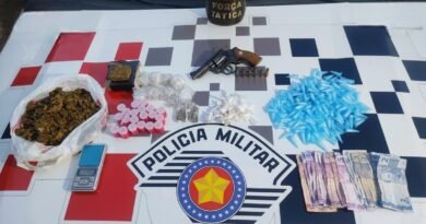 Homem é preso com arma e drogas no bairro Jardim São José em Cruzeiro Homem é preso com arma e drogas no bairro Jardim São José em Cruzeiro