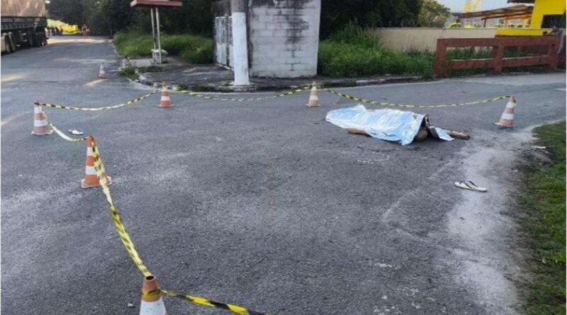 Homem é morto a tiros após deixar esposa no trabalho em Pindamonhangaba