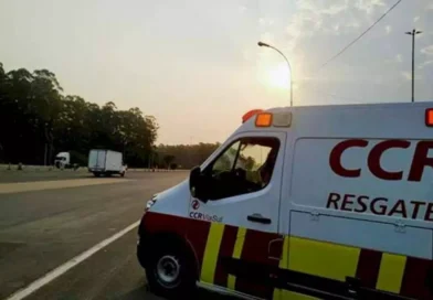 Homem morre após ser atropelado por moto e caminhão na Dutra, em Lorena