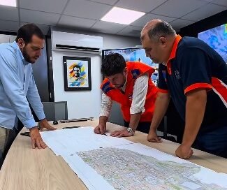 Prefeitura realiza levantamento topográfico para projeto de drenagem em Cruzeiro
