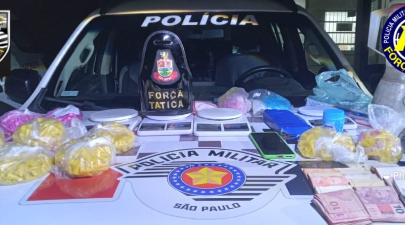 Dupla é presa com mais de mil pinos de cocaína em Cachoeira Paulista