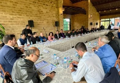 Cruzeiro sedia reunião da RMVale e debate desenvolvimento regional