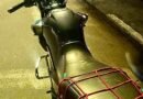 Dois adolescentes são abordados em motocicleta irregular no Centro de Cruzeiro