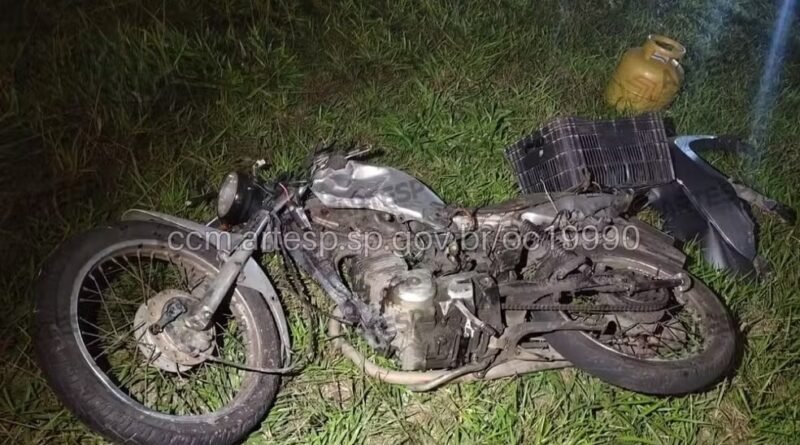 Motociclista morre após colisão com caminhonete em Taubaté Motociclista morre após colisão com caminhonete em Taubaté