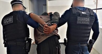 Homem é detido por resistência e porte de drogas no Centro de Cruzeiro