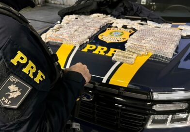 Mulher é presa com quase 1.500 ampolas de medicamentos proibidos na Via Dutra, em Caçapava