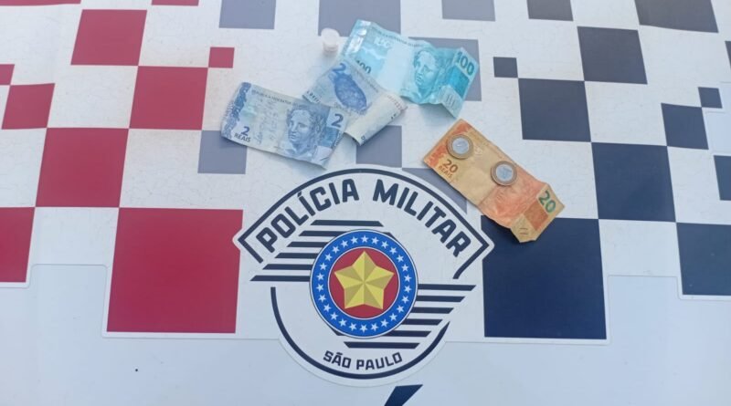 Homem é detido com cocaína e dinheiro em Arapeí