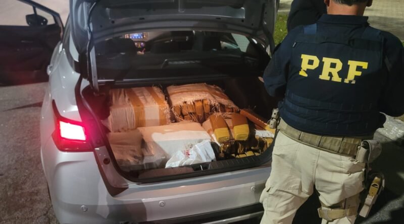 PRF apreende 149 quilos de maconha e prende duas pessoas em Lavrinhas