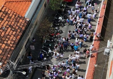 Cruzeiro realiza caminhada de conscientização pelo fim da violência contra a mulher