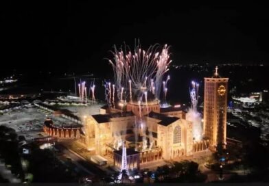 Santuário Nacional celebra entrega da Fachada Oeste em noite de fé