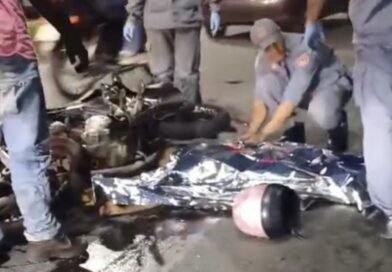 Homem morre em acidente envolvendo moto, carro e caminhão em São José dos Campos