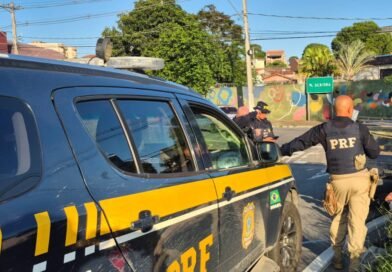 PRF flagra motorista sem CNH realizando manobras perigosas em Taubaté