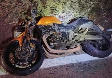 Motociclista de 28 anos morre após colisão com caminhão em Pouso Alegre