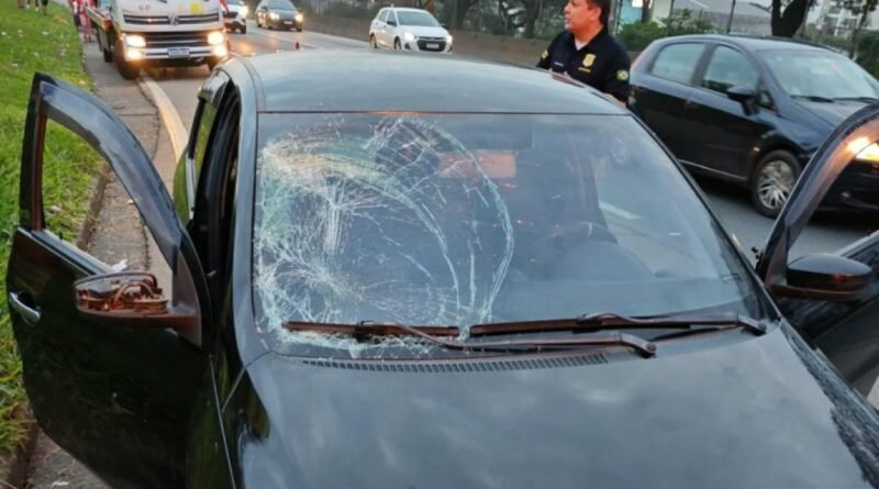 Motorista embriagado atropela três romeiros na Via Dutra, em Taubaté